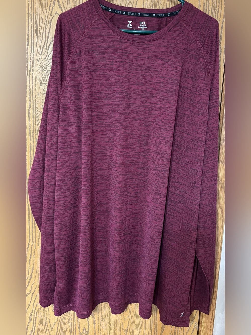 Men’s Relaxed Long Sleeve Top in Heathered Wine